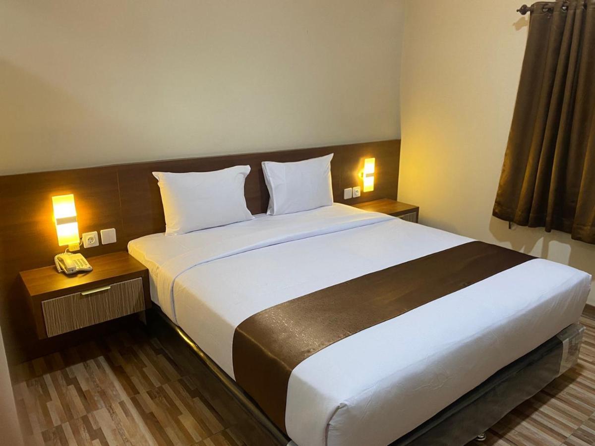T Hotel Kualanamu Lubukpakam Экстерьер фото